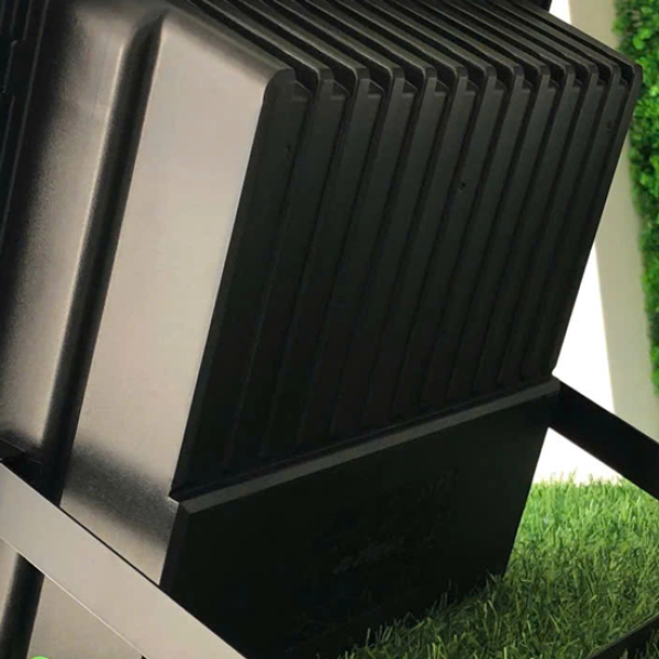 Đèn pha năng lượng mặt trời 300W JinDian JD-T300
